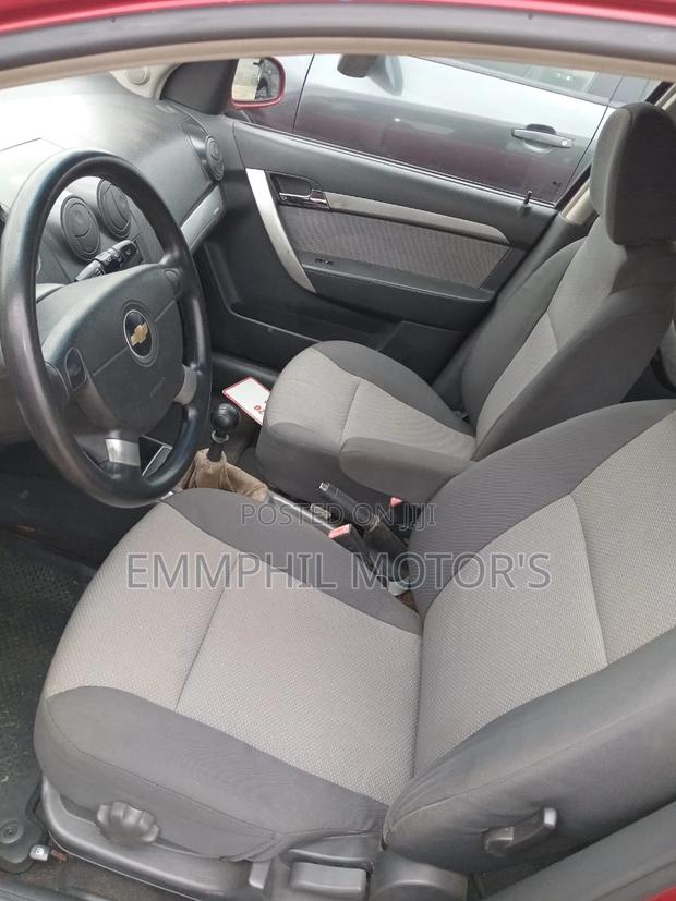 Chevrolet Aveo 1LT Hatch 2011 Red photo 4