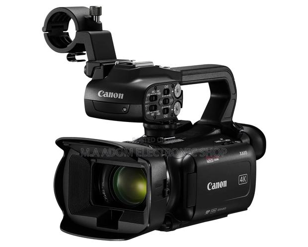Hand Held Canon UHD Video Camera · Photo 2