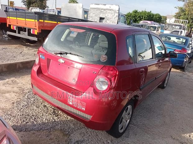Chevrolet Aveo 1LT Hatch 2011 Red photo 5