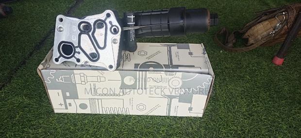 Mercedes Benz C250/E250 Engine Oil Cooler photo 2