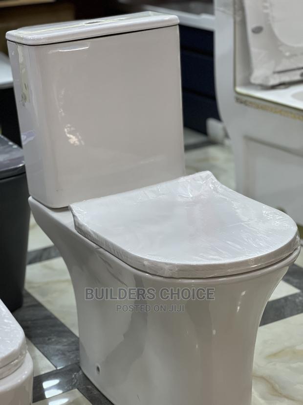 Water Closet _(B2789) · Photo 2