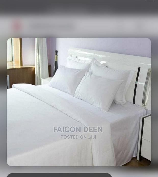 High Quality White Bedsheets ((100% Cotton) · Photo 1