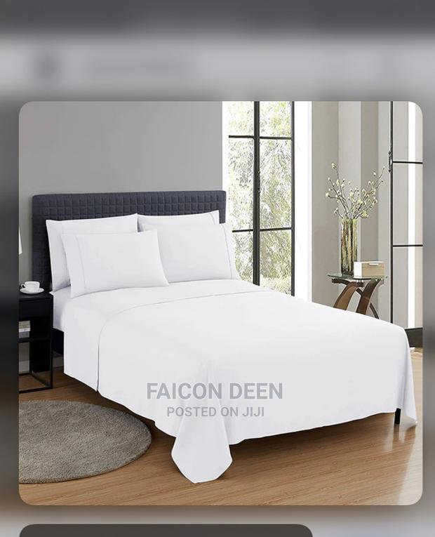 High Quality White Bedsheets for Hotels (100% Cotton) · Photo 1