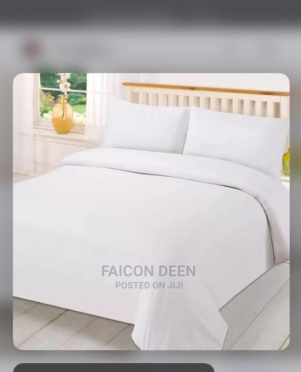 King Size /Queen Size White Bedsheets (100% Cotton) · Photo 1