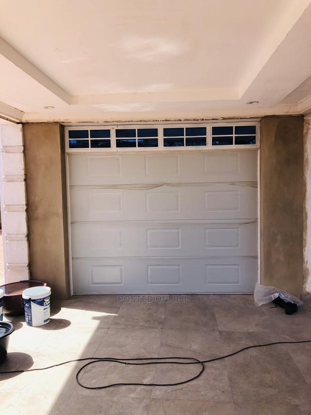 Ultra Automated Mordern Garage Door