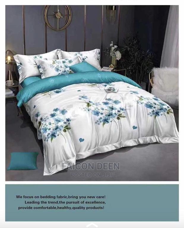 Luxury Quality Bedding ( 2 Bedsheets, 4 Pillow Cases · Photo 1