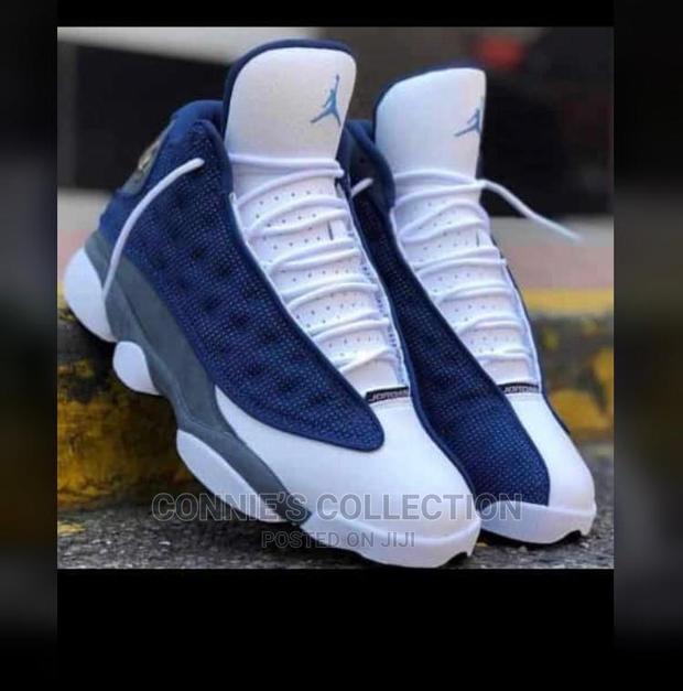 Air Jordon 13 White and Blue · Photo 4