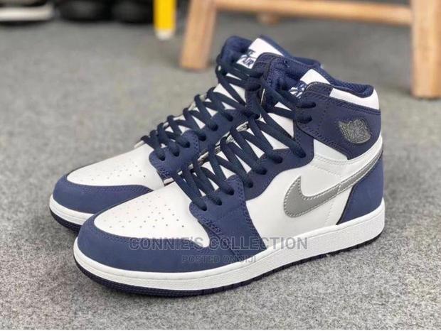Air Jordan 1 Retro High · Photo 4
