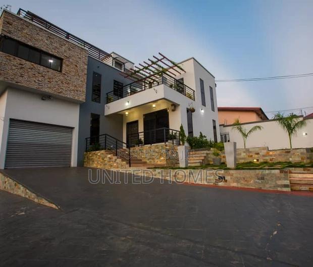 4bdrm Mansion in Pokuase for Sale · Photo 2