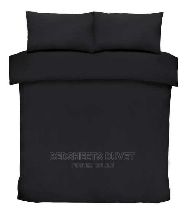 Plain Black Duvet · Photo 3