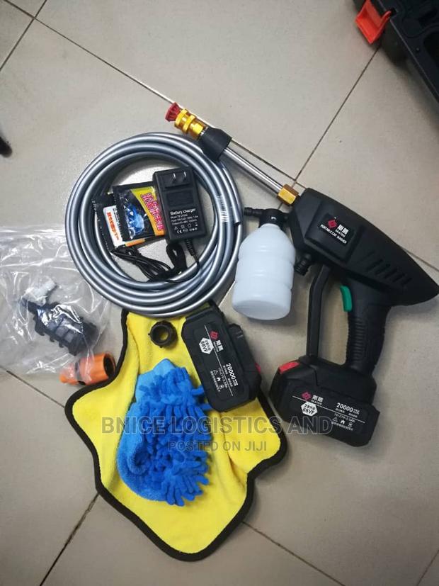 High Pressure Car Wash Pump With 2 Batteries photo 3
