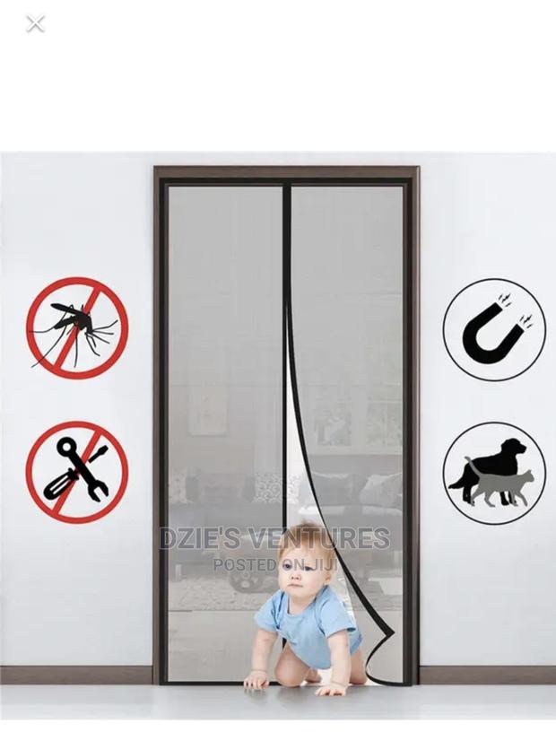 Magnetic Mosquito Curtain · Photo 4