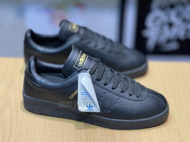Adidas Topanga Triple Black · Photo 3