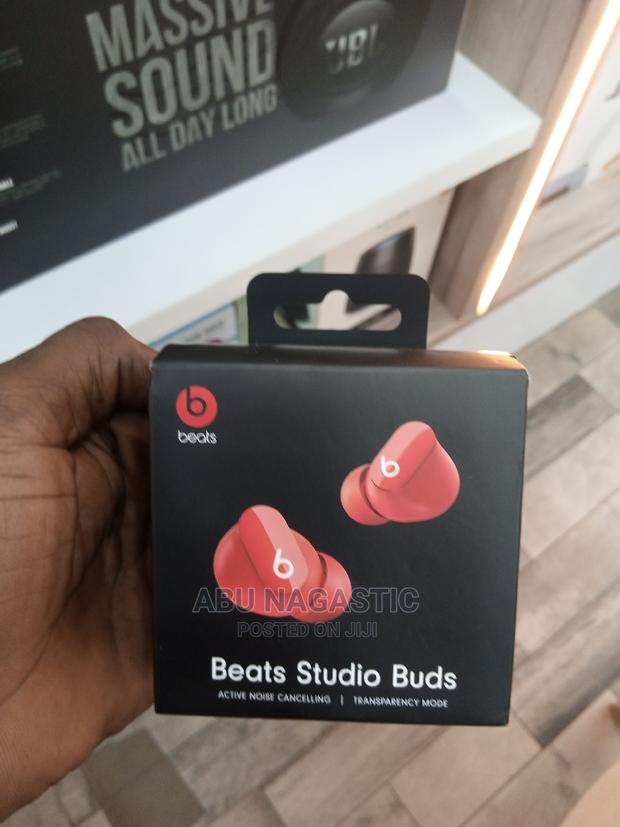 Original Beats Studio Buds · Photo 3