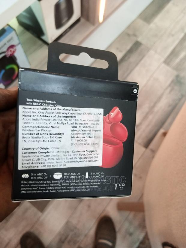 Original Beats Studio Buds · Photo 4