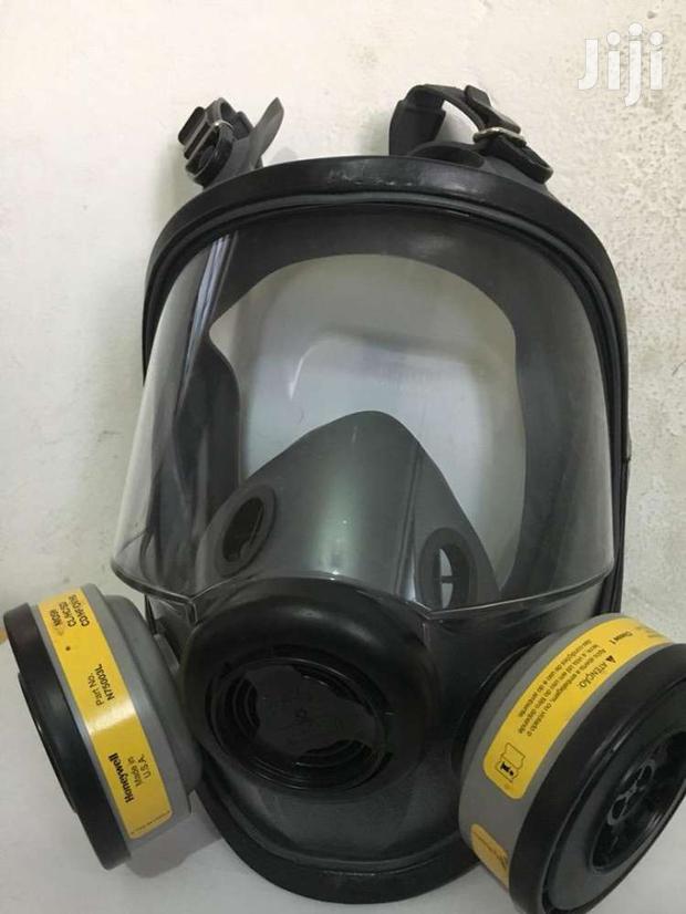Gas Mask Honeywell