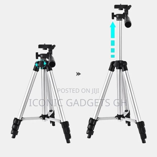 3.5 Ft Tripod Stand With Phone Holder · Photo 3