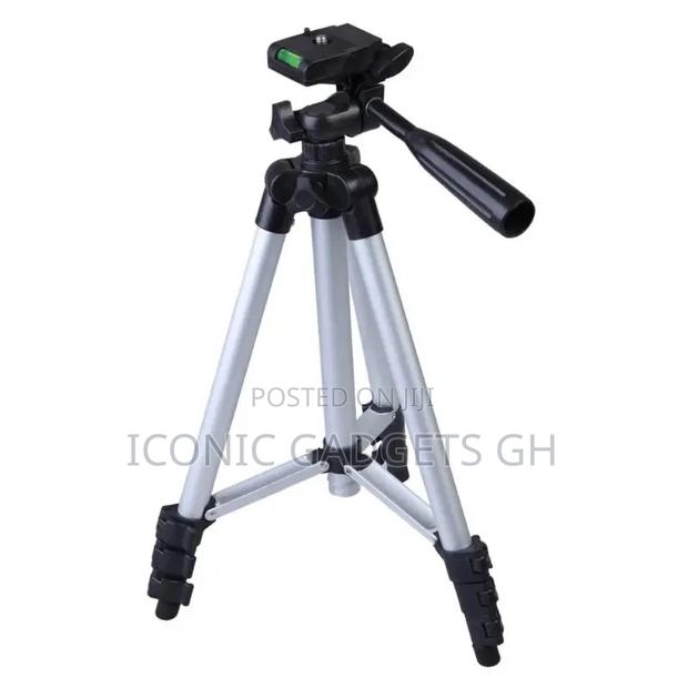 3.5ft Tripod Stand Setup · Photo 2