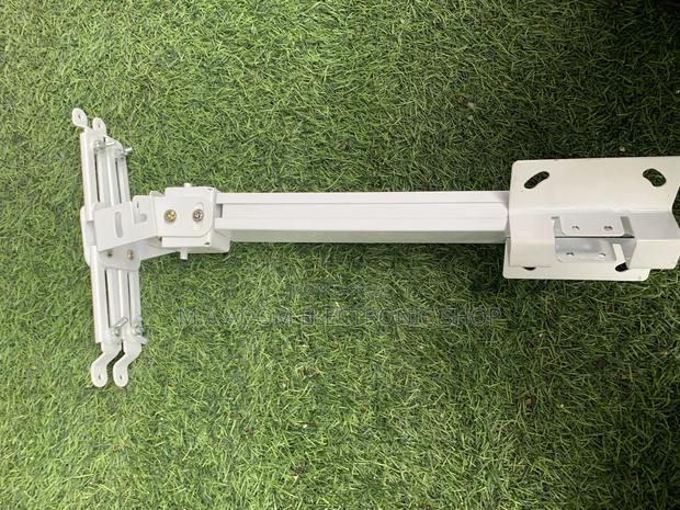 2 in 1 Wall or Ceiling Wall Mount for All Projectors · Photo 2