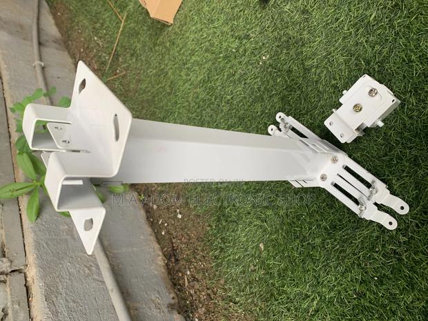 Wall / Ceiling Projector Mount · Photo 3