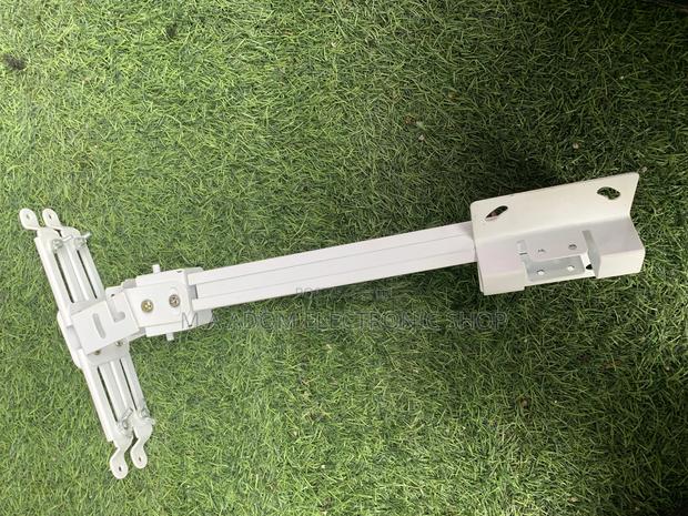 Projector Mount for Any Projector Very Easy to Use · Photo 4