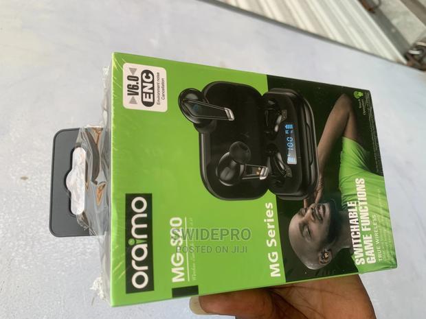 Oraimo SG M20 Earbuds With Charging Case · Photo 4