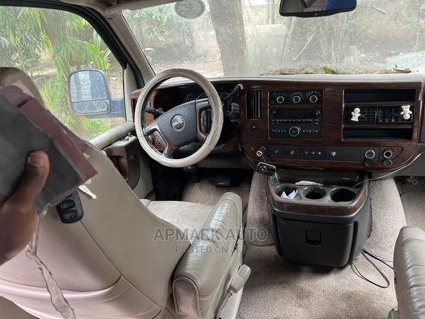 GMC Savana 2011 Blue photo 7