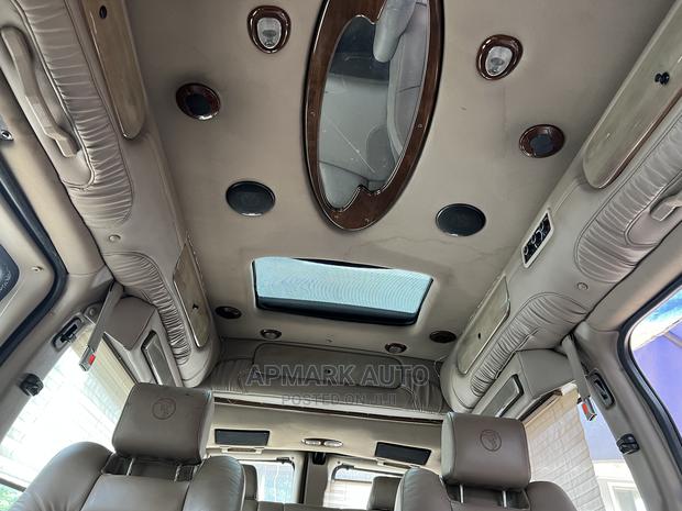 GMC Savana 2011 Blue photo 6