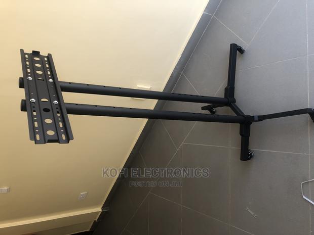 Mobile TV Stand With Mount(Equipped With 4 Brake Castors) · Photo 2