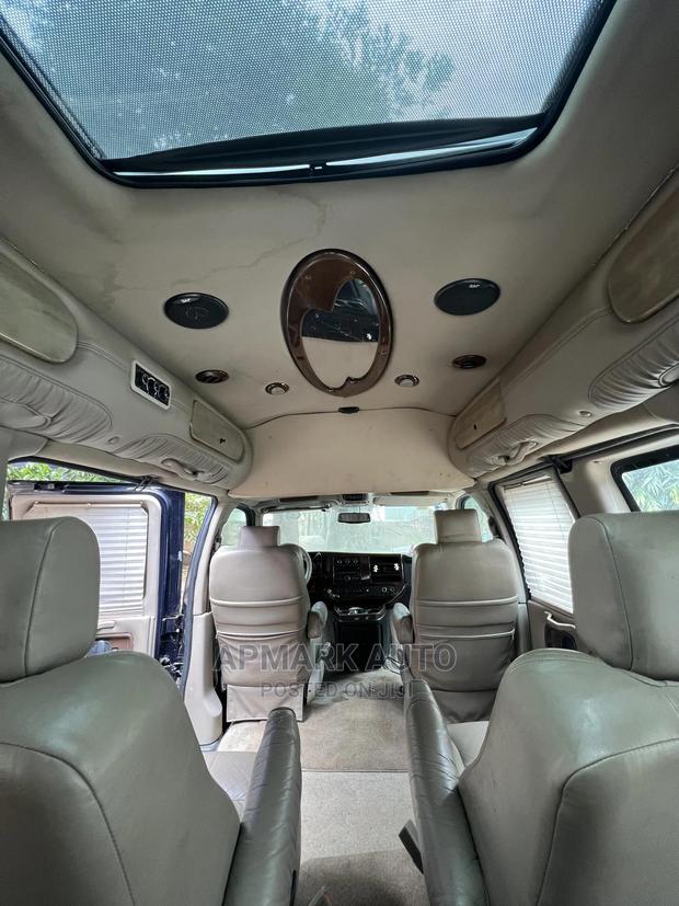 GMC Savana 2011 Blue photo 12