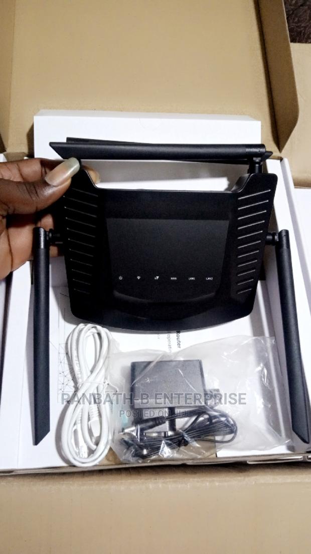 4G LTE Advance Wireless Router (Universal) · Photo 4