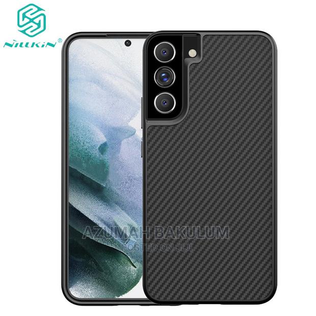 Samsung Galaxy S22 Synthetic Fiber Back Case · Photo 4