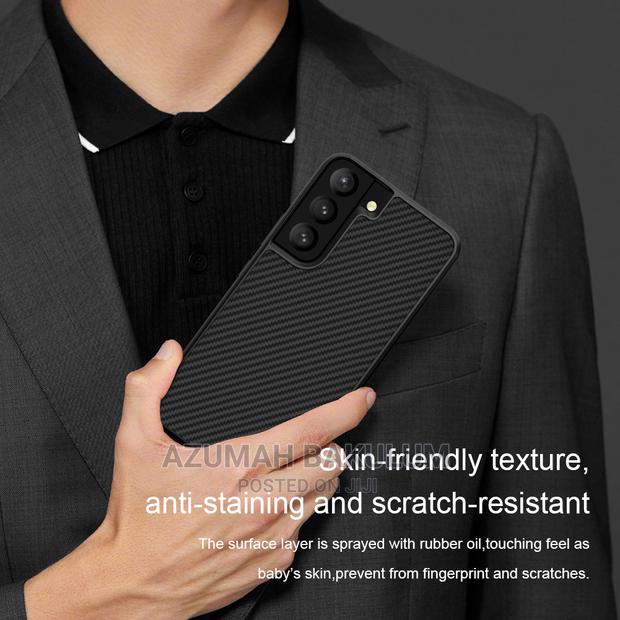 Samsung Galaxy S22 Synthetic Fiber Back Case · Photo 3
