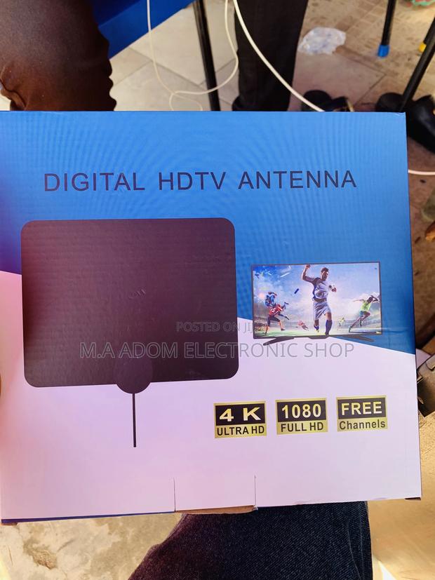 UHD Digital Indoor Antenna · Photo 2