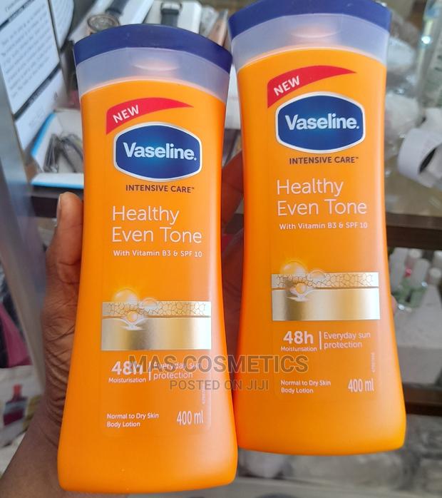 Vaseline Even Tone Body Lotion With Vitamin B3 and SPF 10 · Photo 4