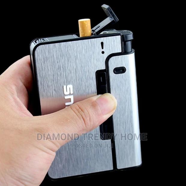 Automatic Metal Cigarette Case Holder With Lighter Holder. photo 4