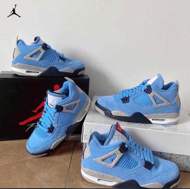 Air Jordan 4 Retro · Photo 4