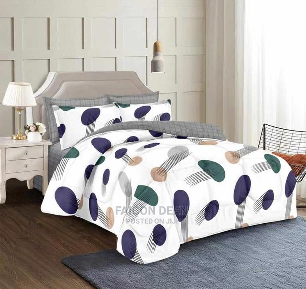 Thick Cotton Beddings( 2 Bedsheets, 4 Pillow Cases) · Photo 1