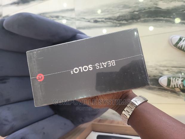 Beats by Dre Solo 3 on-Ear Wireless Headphones · Photo 2