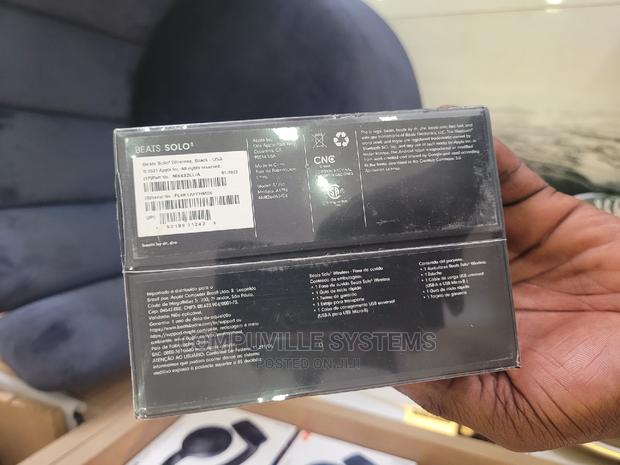 Beats by Dre Solo 3 on-Ear Wireless Headphones · Photo 4