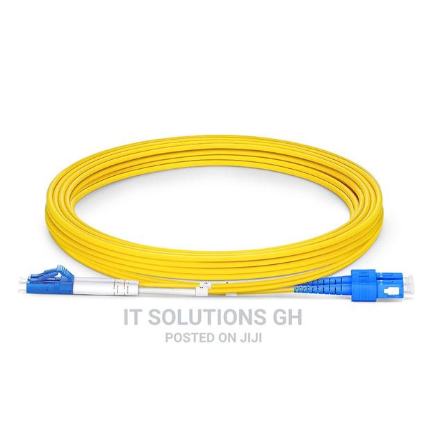 LC/UPC to SC/UPC Patch Cord / Single Mode Duplex / 3M · Photo 2