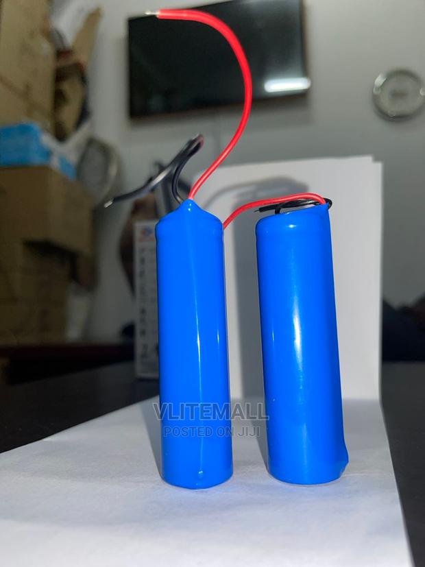 3.7v Lithium Rechargeable Battery · Photo 3
