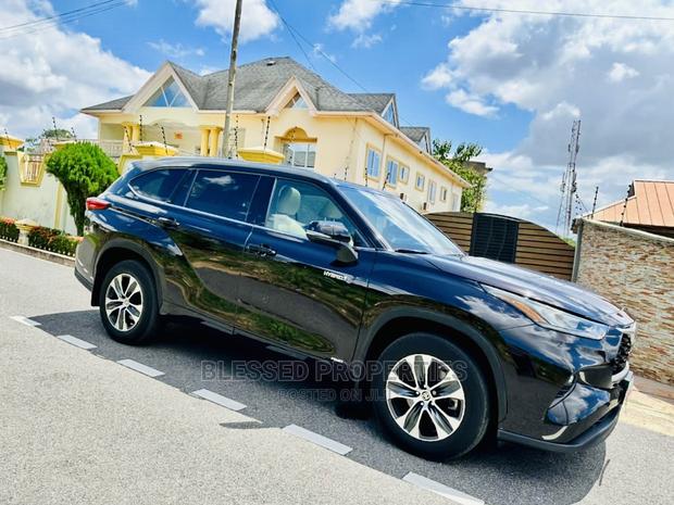 Toyota Highlander XLE 2022 Black