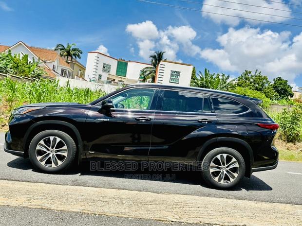 Toyota Highlander XLE 2022 Black