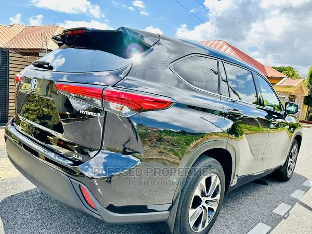Toyota Highlander XLE 2022 Black