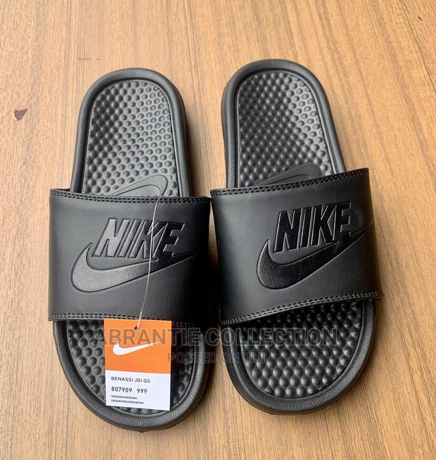 Nike Benassi Slides · Photo 3