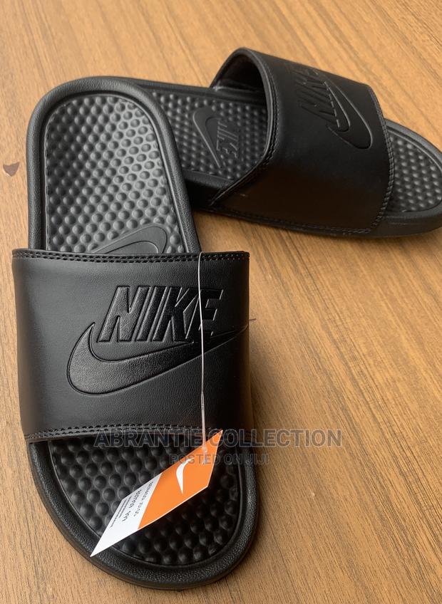 Nike Benassi Slides · Photo 4