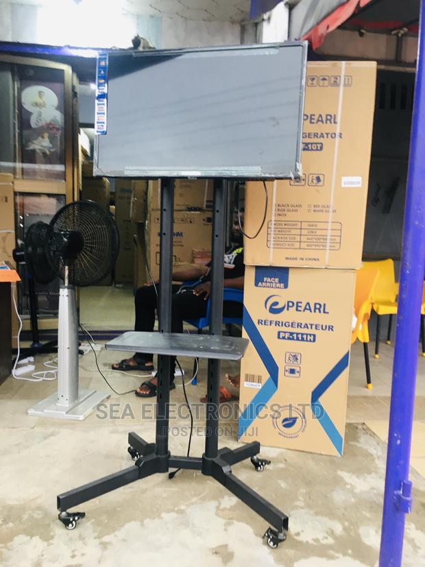 Trolley Mounts Tv Stand · Photo 4