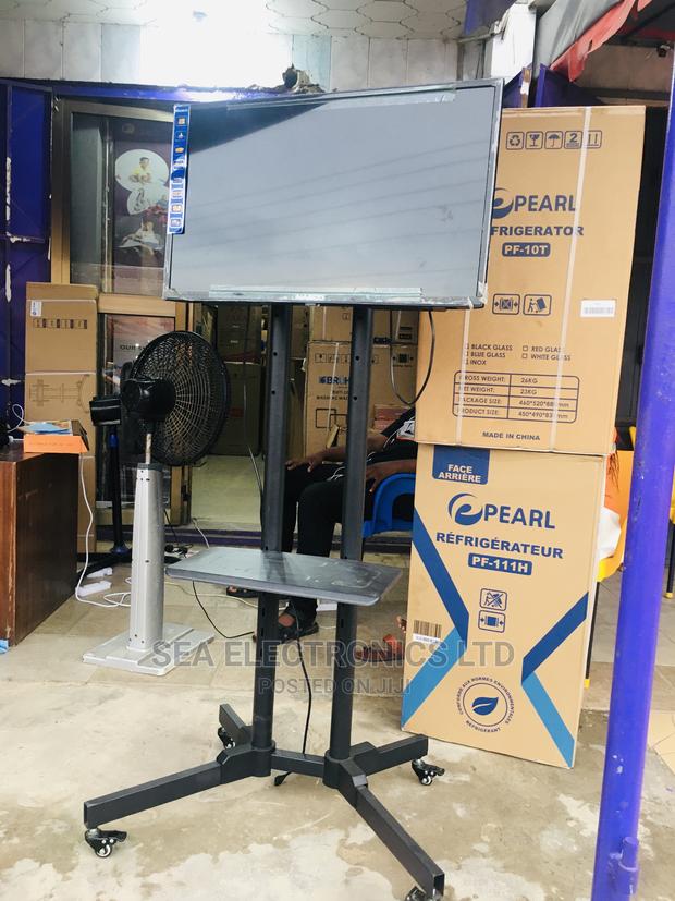 Trolley Floor Stand for 32-70 "TV LED/LCD · Photo 4