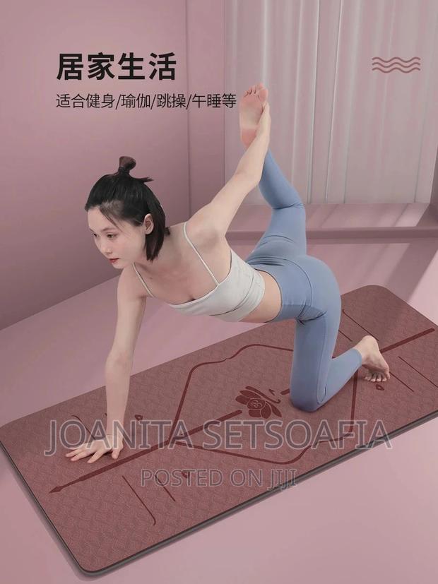 Jumbo Sized Position Line Yoga Mat · Photo 4